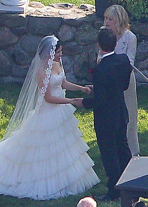 סלבריטאי Wedding Photos - America Ferrera and Ryan Piers Williams