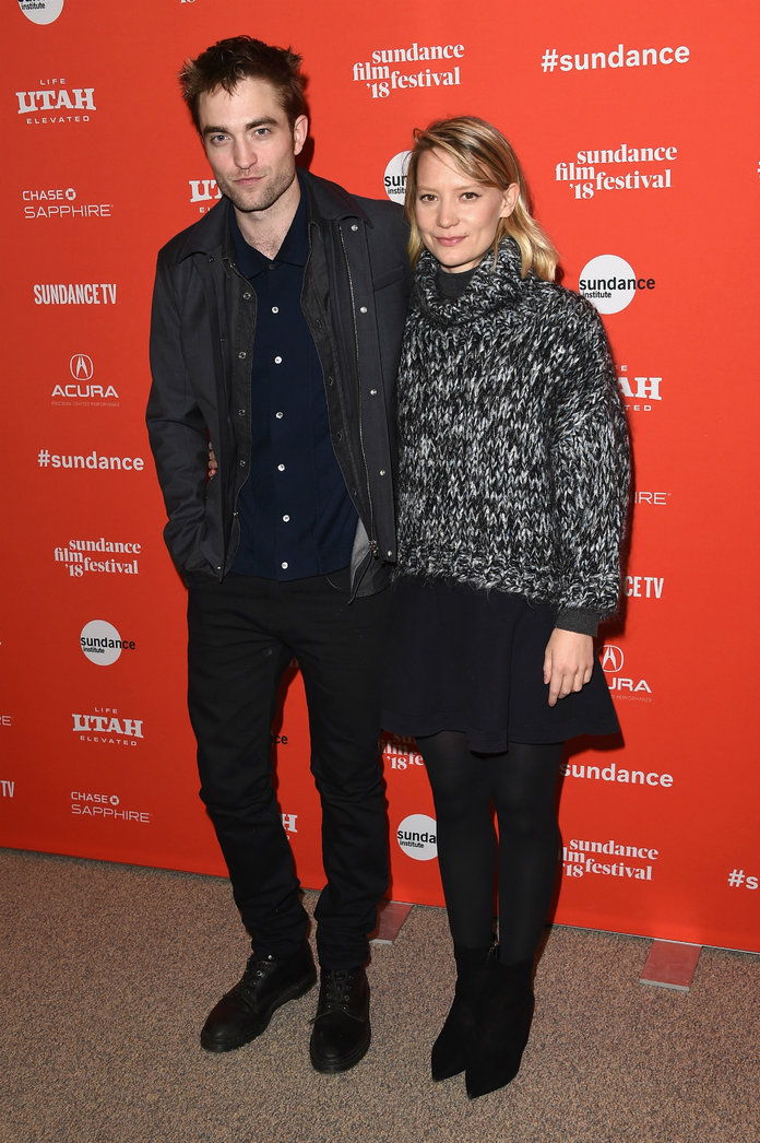 רוברט Pattinson and Mia Wasikowska 