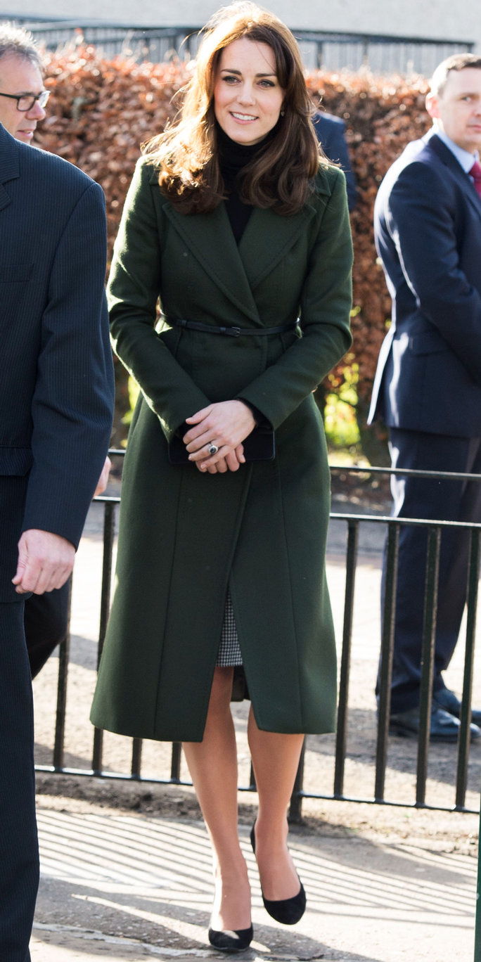קתרין, Duchess of Cambridge, Royal Patron of Place2Be, visits St Catherine's Primary School on February 24, 2016 in Edinburgh, Scotland. 