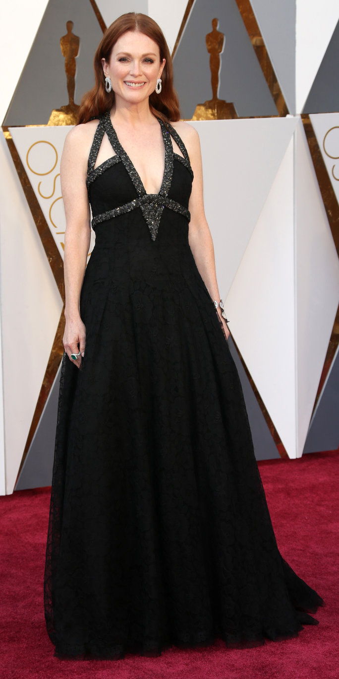 ג'וליאנה Moore in Chanel - Oscars 2016
