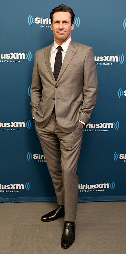 ジョン Hamm in a suit