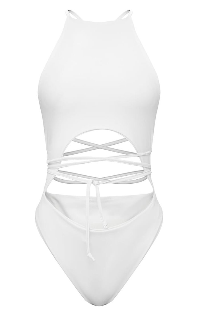 白 cutout swimsuit