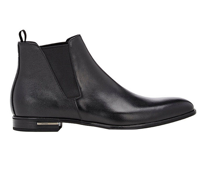 ה leather chelsea boot should be a closet staple. 