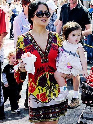 סלמה Hayek, Valentina, Star Moms and Kids, Mother's Day