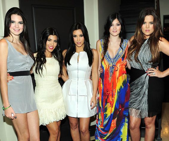 חלואה, Kourtney, and Kim Kardashian and Kylie and Kendall Jenner