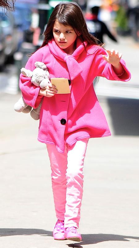 סורי Cruise in pink coat