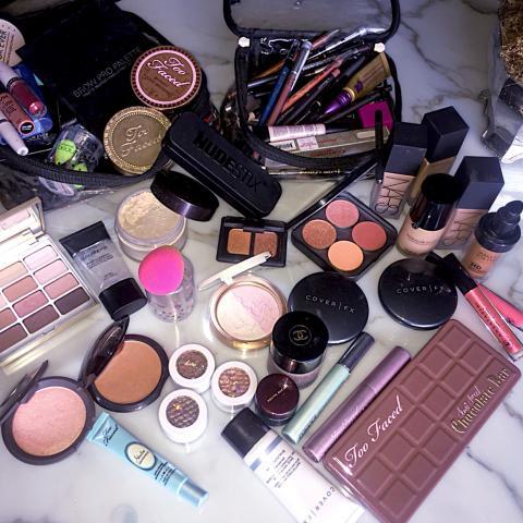 אריאנה Grande Makeup artist kit 