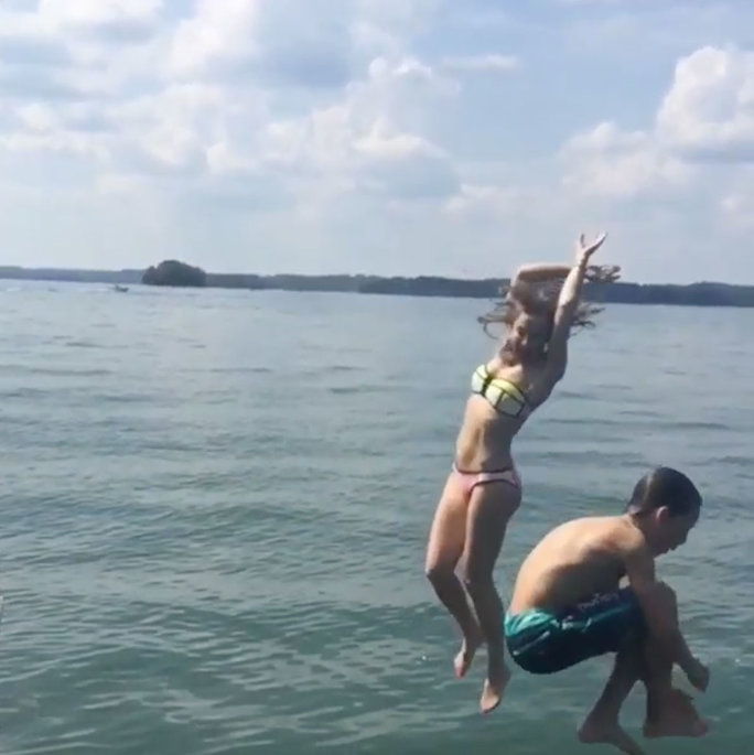 いつ she gave us new #SundayFunday goals by jumping off of a boat with Ryder.