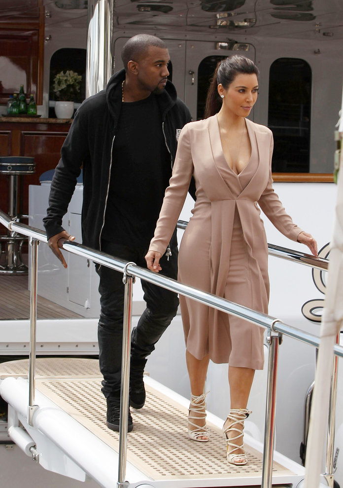 김 Kardashian and Kanye West (2012) 