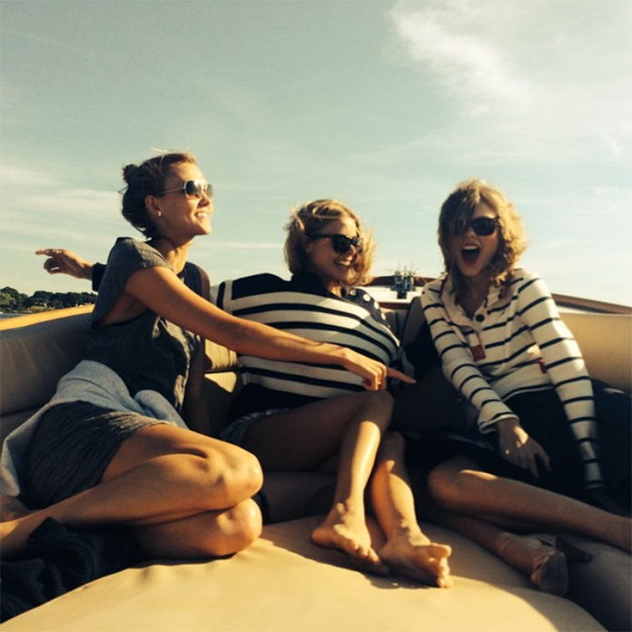 いつ they went boating together in Rhode Island in 2014. 