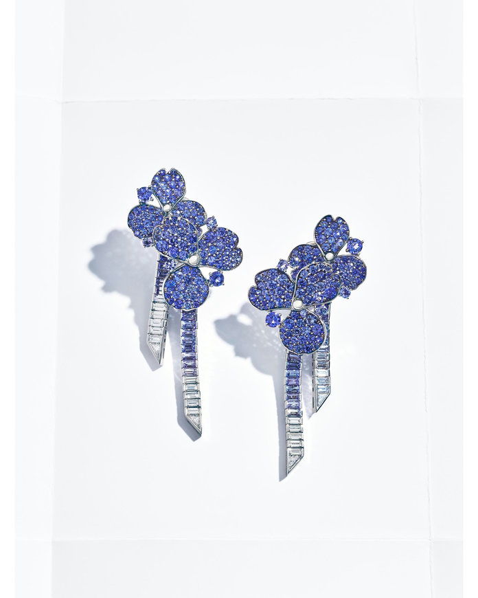 티파니's Paper Flower Earrings