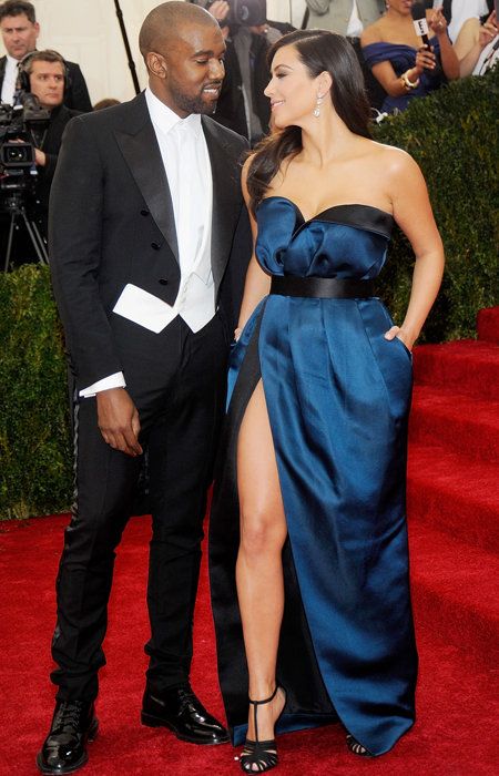 קים Kardashian wears blue Lanvin strapless dress at 2014 Met Gala with Kanye West