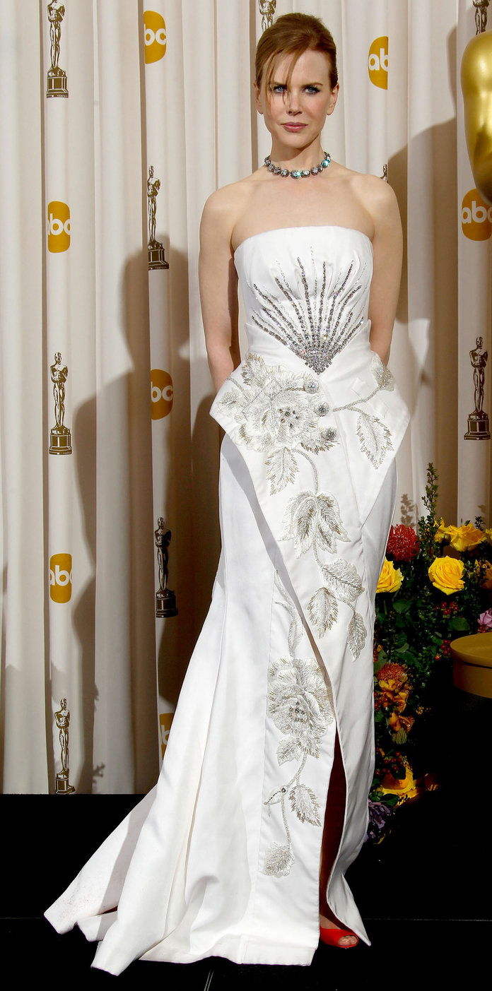 ב Dior Haute Couture at the Oscars (2011) 