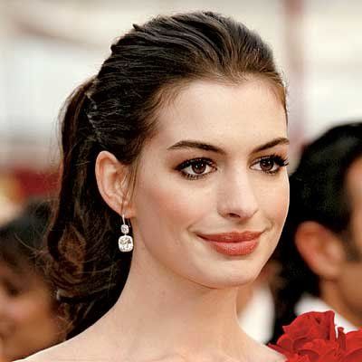 קיץ Weddings - Celeb Hair - Anne Hathaway