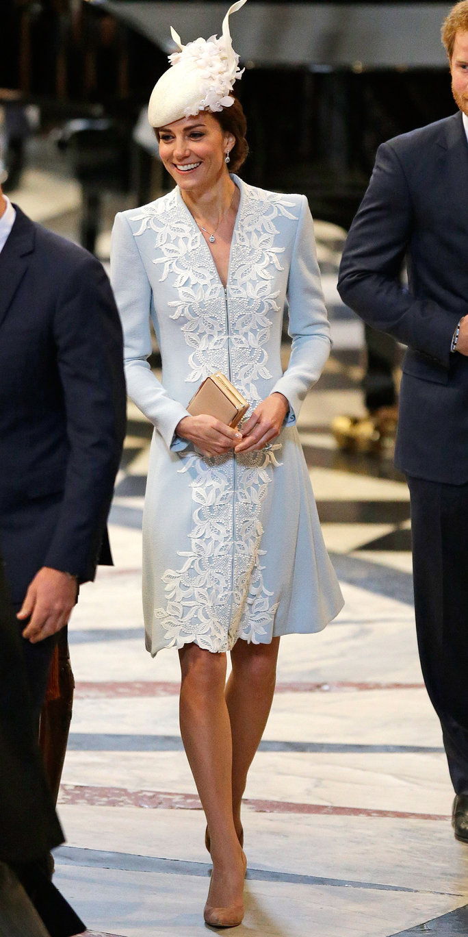 נסיך William, Duke of Cambridge, Catherine, Duchess of Cambridge and Prince Harry arrive for a service of thanksgiving for Queen Elizabeth II's 90th birthday at St Paul's cathedral on June 10, 2016 in London, United Kingdom. 