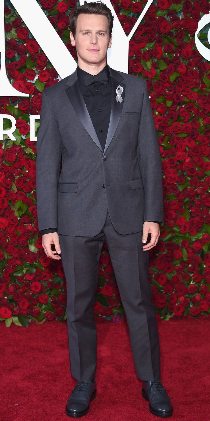 יונתן Groff attends the 70th Annual Tony Awards at The Beacon Theatre on June 12, 2016 in New York City. 