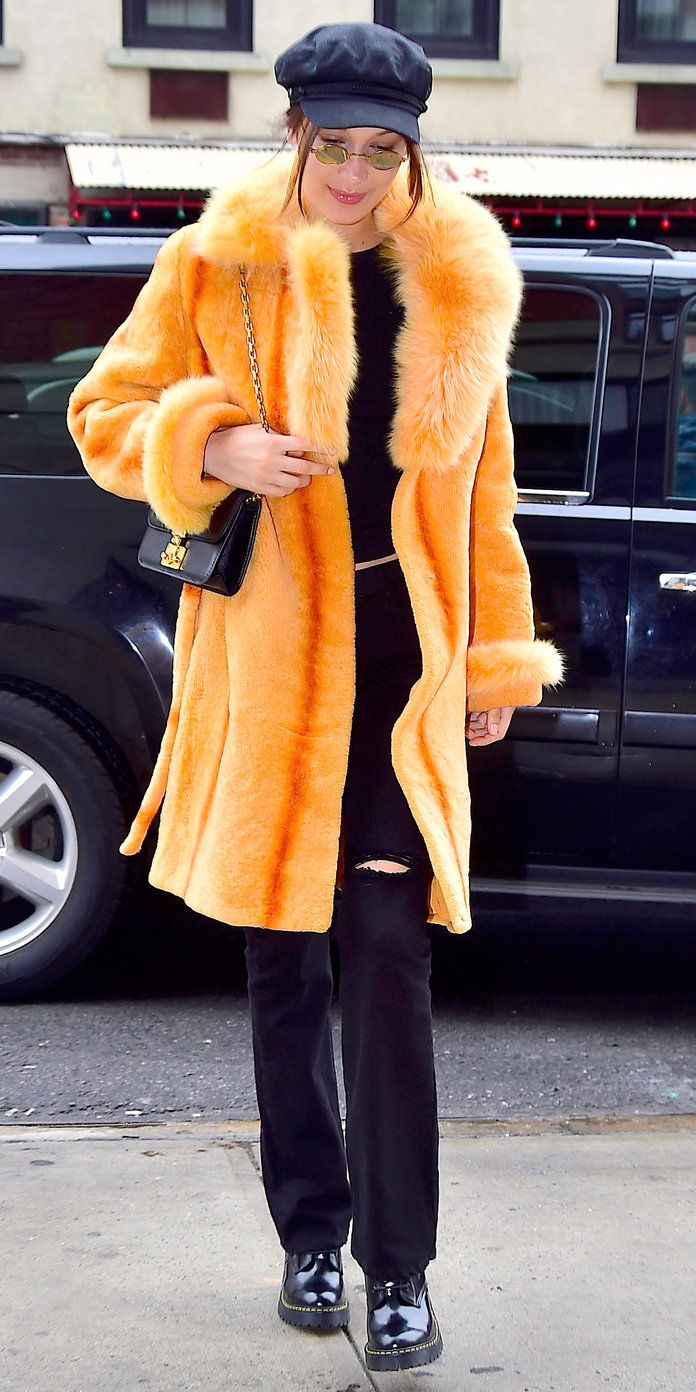 צבוע Fur Coats 