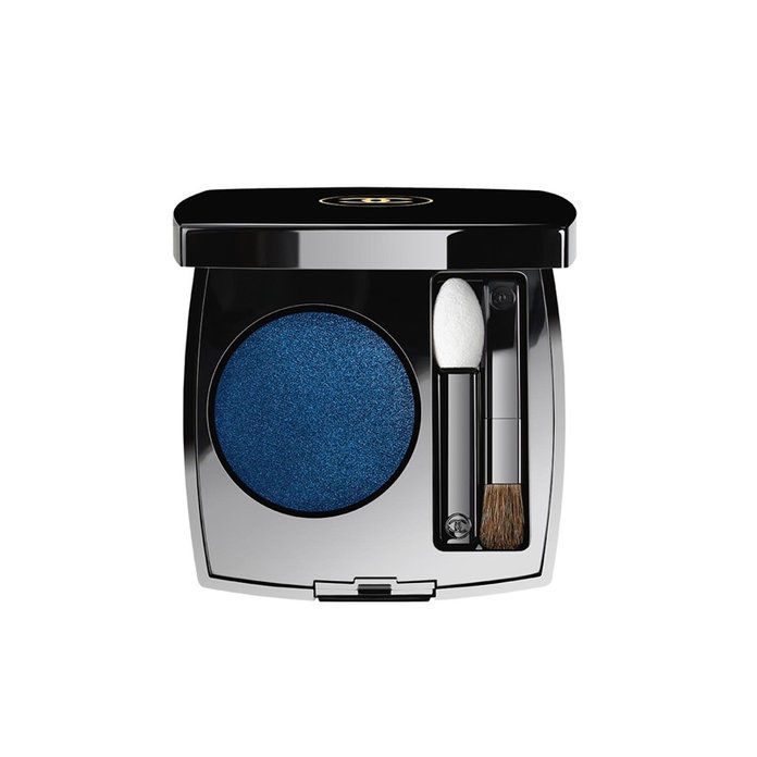 매질 Complexions: Chanel Ombre Premiere Longwear Powder Eyeshadow in Blue Jean 