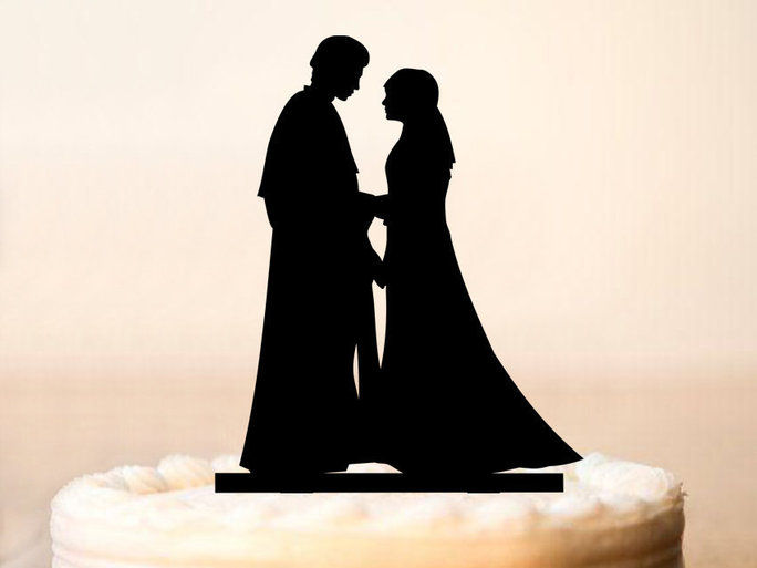 א Fandom-Inspired Wedding Cake Topper... 