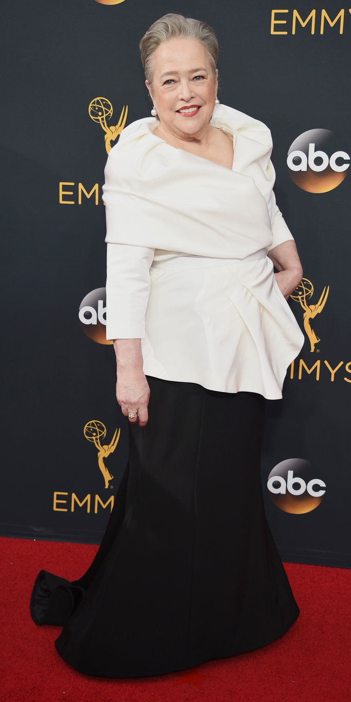 キャシー Bates arrives at the 68th Primetime Emmy Awards on Sunday, Sept. 18, 2016, at the Microsoft Theater in Los Angeles. (Photo by Phil McCarten/Invision for the Television Academy/AP Images)