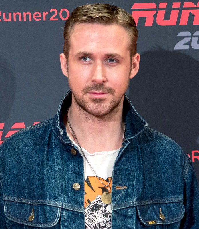 ראיין Gosling Dog Tag - June 19, 2017 (FIRST SCENE)