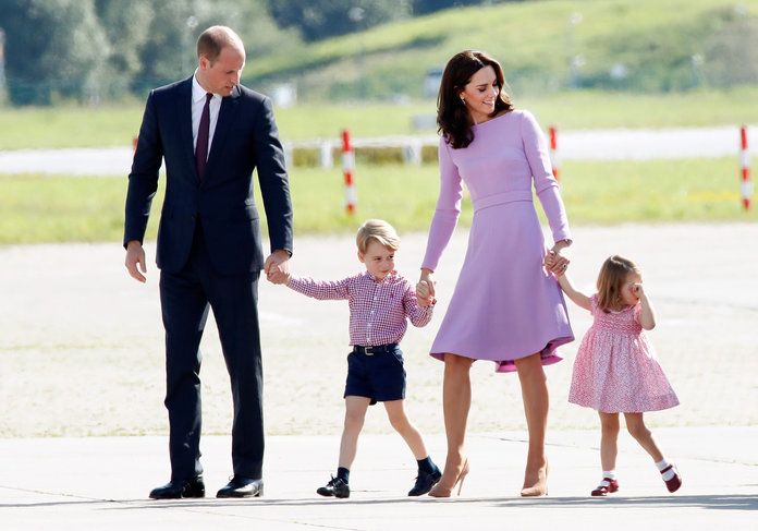 ה Royal Family Matching Outfits