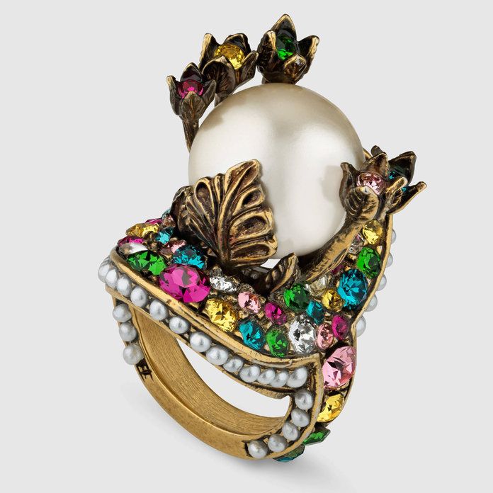 グッチ Flower ring with resin pearl 