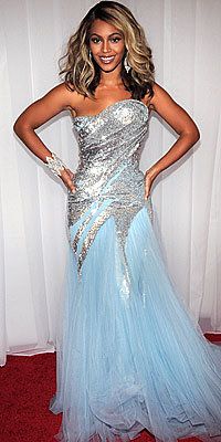 כיסוי Exclusives, Beyonce's Greatest Red-Carpet Looks, 2008 Grammy Awards