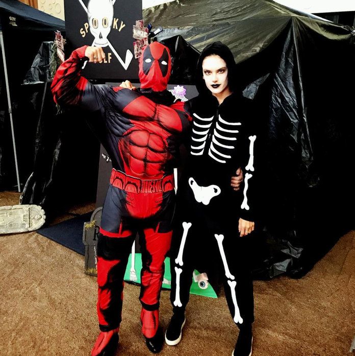 אלסנדרה Ambrosio and Jamie Mazur as a skeleton and Deadpool 