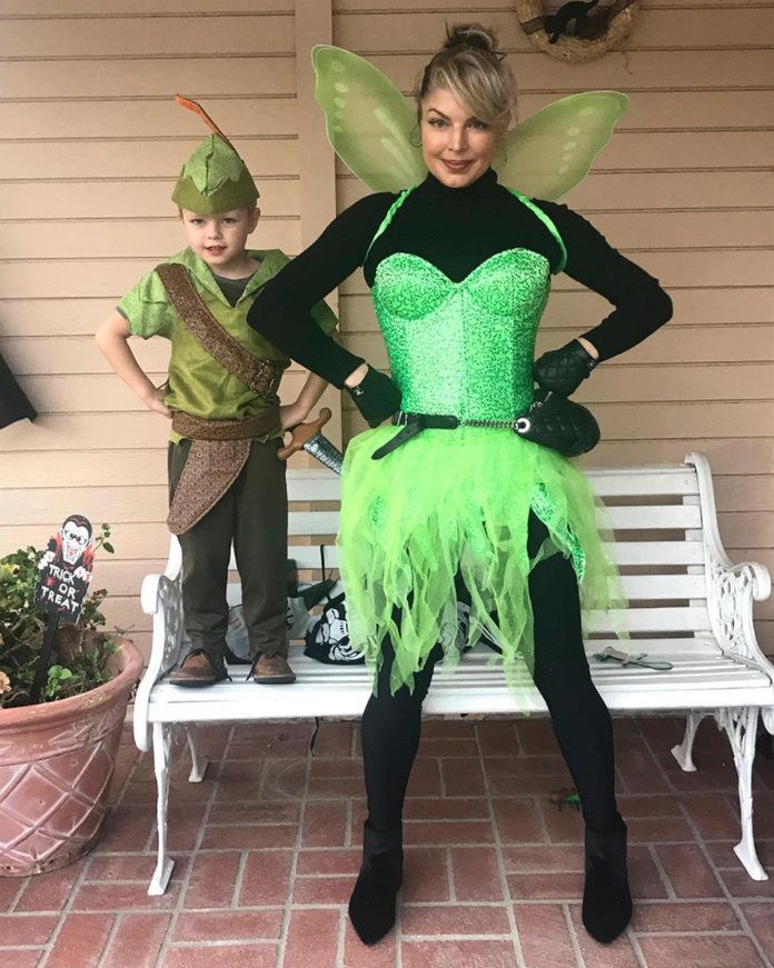 פרגי and Axl Jack as Tinker Bell and Peter Pan 
