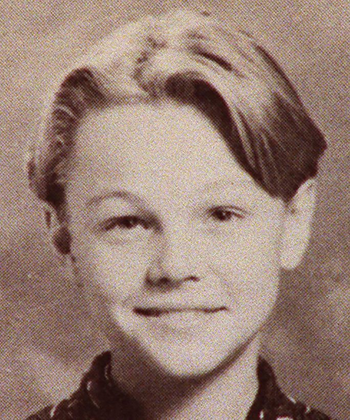 그 was once an adorable kid himself. 
