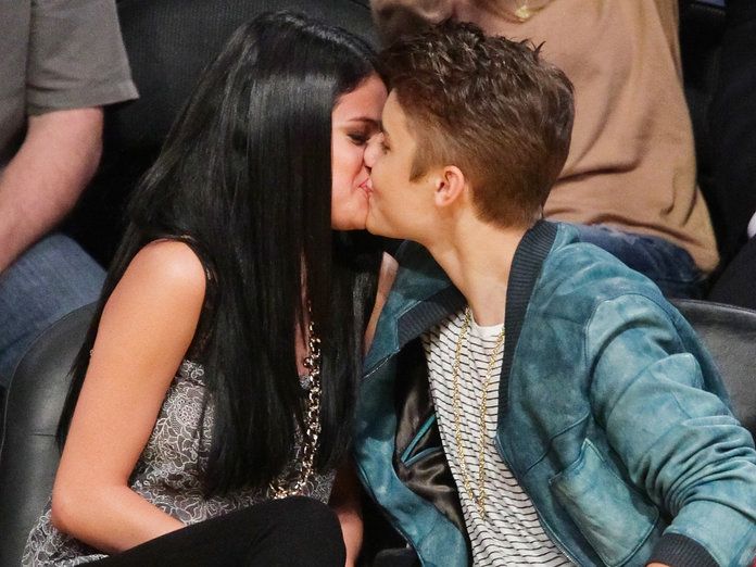 저스틴 Bieber Selena Gomez Kiss