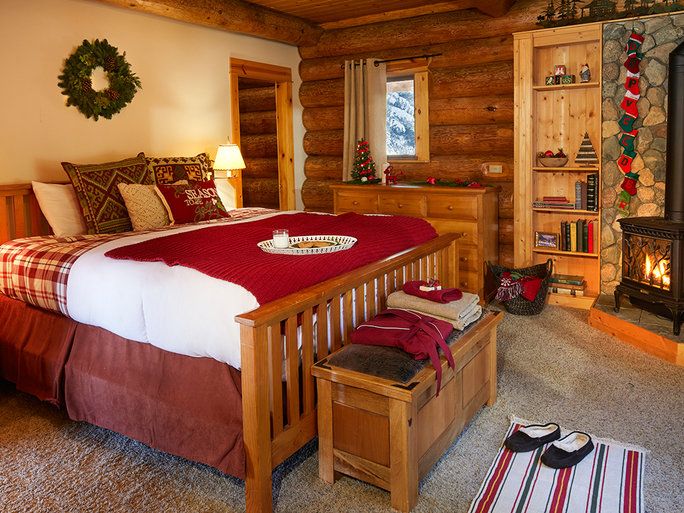 אנחנו'd love to take a long winter's nap in this bed. 