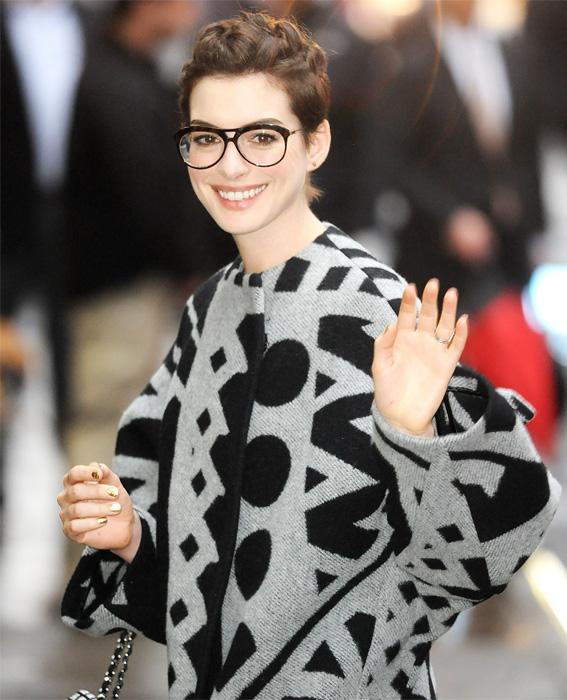 סלבס in Glasses: Anne Hathaway