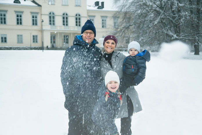 כתר Princess Victoria, Prince Daniel, Princess Estelle, and Prince Oscar of Sweden, 2017 
