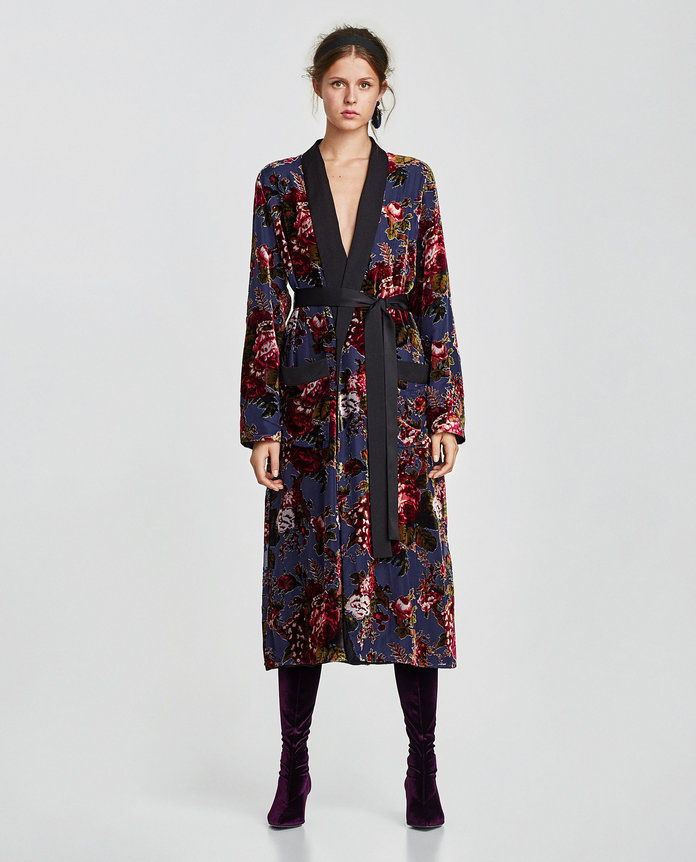זארה Contrasting Velvet Kimono