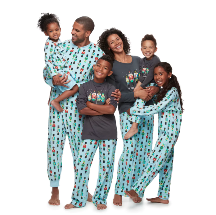ג'מיס For Your Families Nutcracker Pajamas