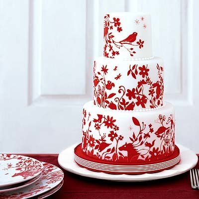 אדום and white wedding cake