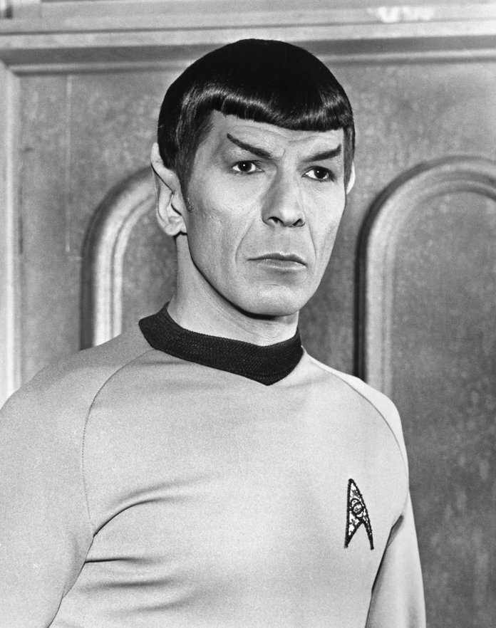 레오나드 Nimoy as Spock in Star Trek