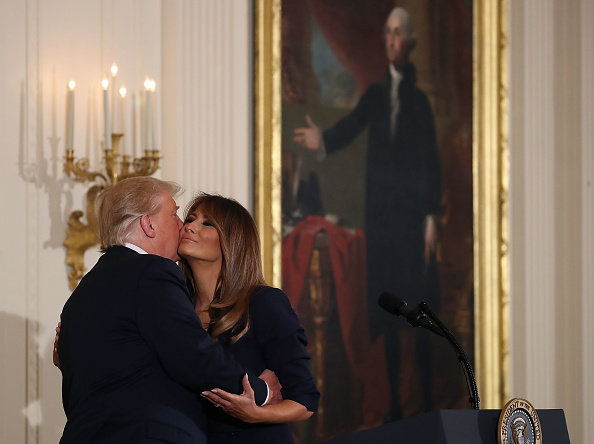 נשיא Trump Hosts Celebration Of Military Mothers And Spouses In The East Room Of White House