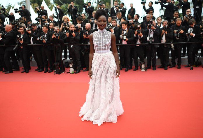 ルピータ Nyong'o Cannes Feather Dress