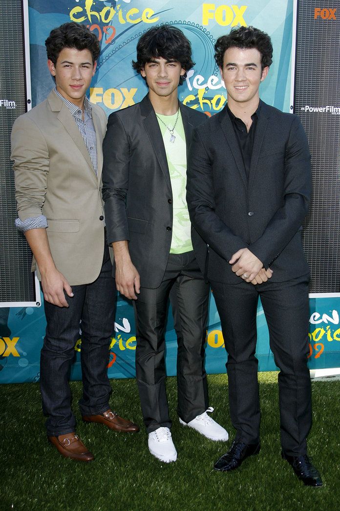 필수 Credit: Photo by Matt Baron/BEI/BEI/Shutterstock (990747ho) Jonas Brothers - Nick Jonas, Joe Jonas and Kevin Jonas 2009 Teen Choice Awards, Universal City, CA - 09 Aug 2009 